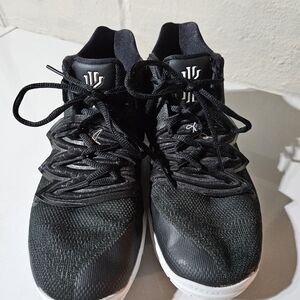Size 6.5Y Nike Kyrie 5 black magic athletic Basketball Sneakers  shoes